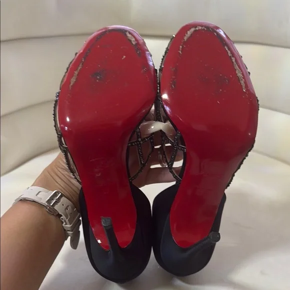 Christian Louboutin Black Heels Elegant Design - Picture 5 of 7